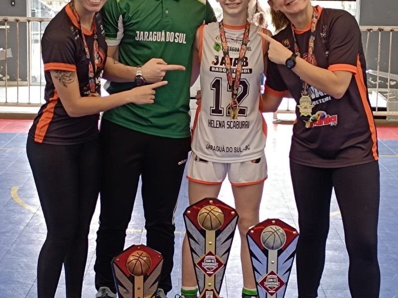 HELENA SCABURRI E NICOLE NUNES CONQUISTAM TÍTULO NO ESTADUAL SUB 12 DE BASQUETE