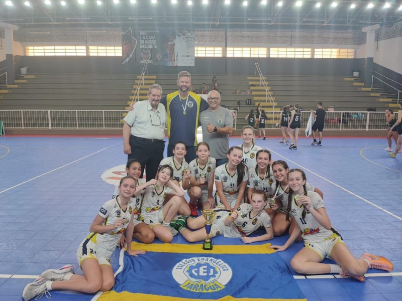 Vitórias na quadra: Os times de Basquete feminino e masculino vencem, e Vôlei se destaca com o 2° lugar no JESC na fase Municipal