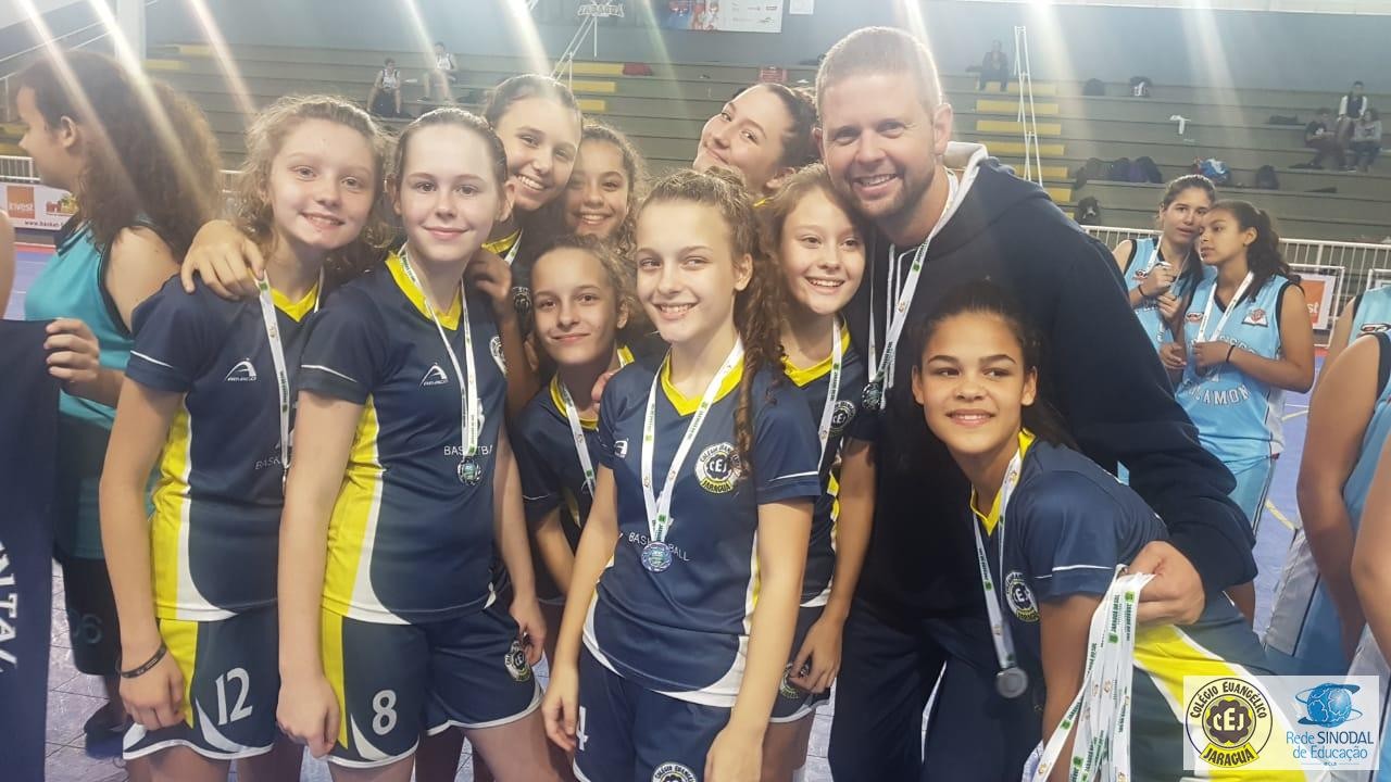 Futsal masculino do CEJ é campeão dos Jogos Escolares de 12 a 14 anos. -  Colégio Evangélico Jaraguá