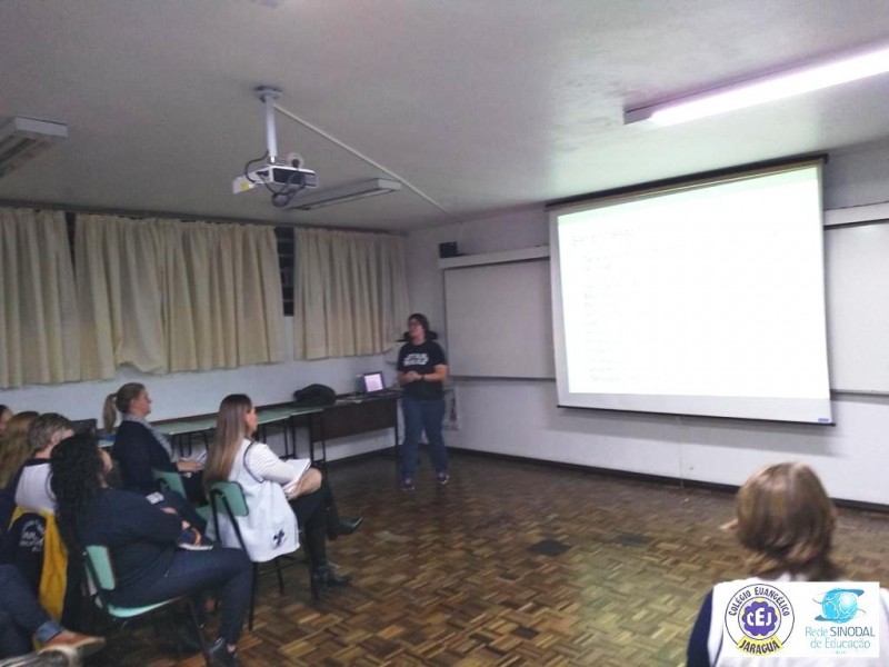 Reunião de professores e funcionários