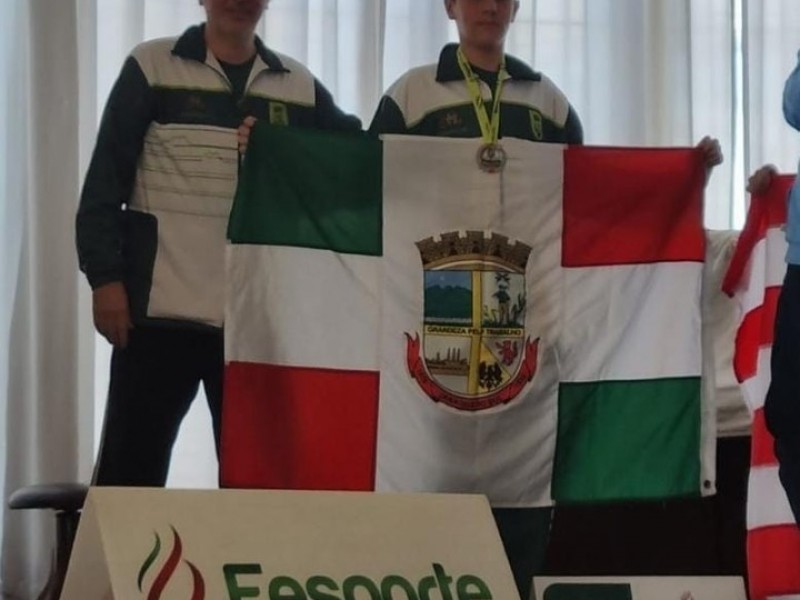Nossos alunos representando muito bem nosso Colégio e Município