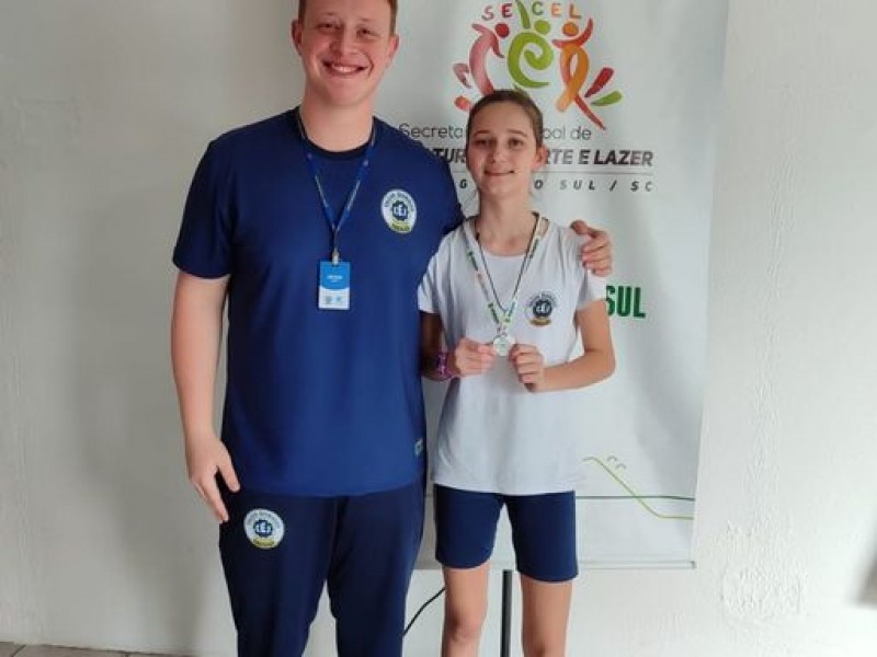 Natália Sternadt Dziedicz é vice no Tênis de mesa  dos Jogos Escolares Semana da Pátria.